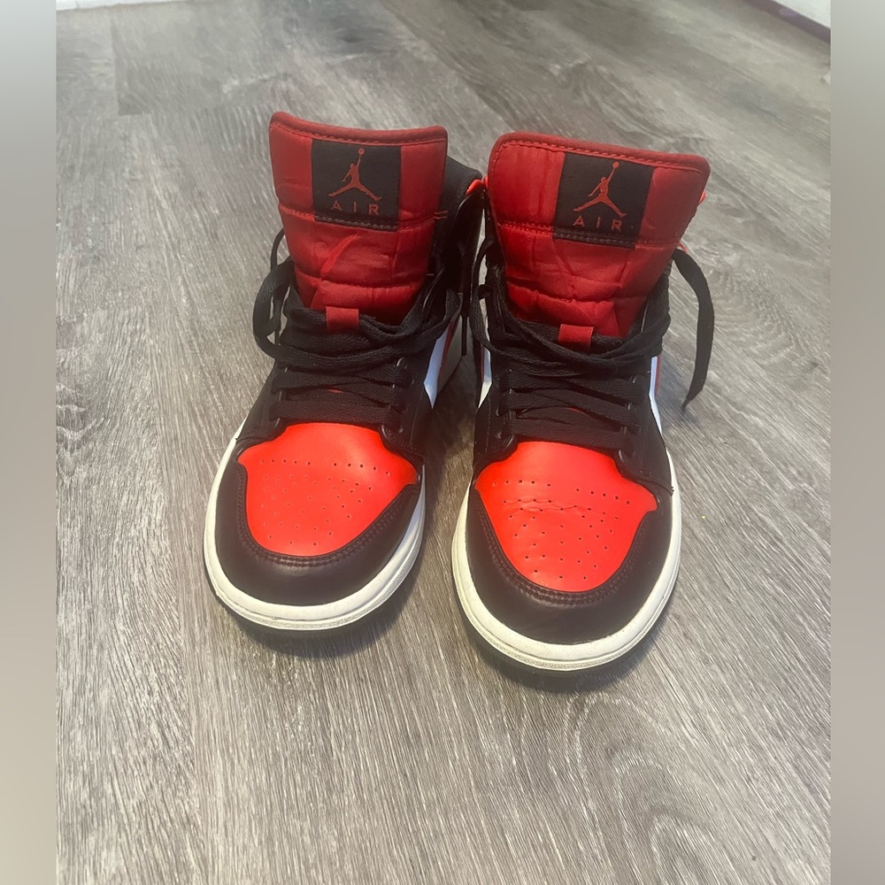 Air Jordan 1 Mid